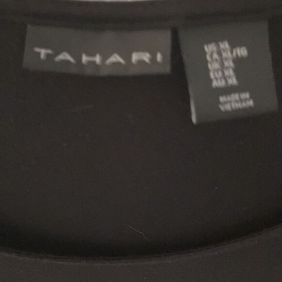 Tahari Top Blouse XL Black Minimalist Rayon - Picture 2 of 3